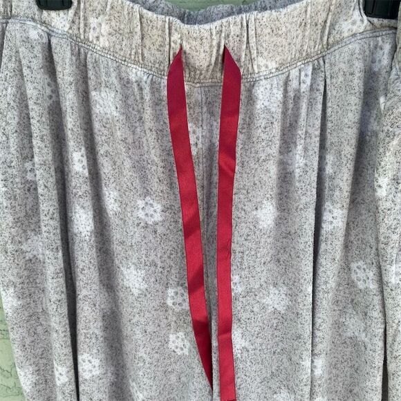 Sleep by Cacique Women's Plus Jogger Pants Gray Floral Size 22/24 - Picture 6 of 10